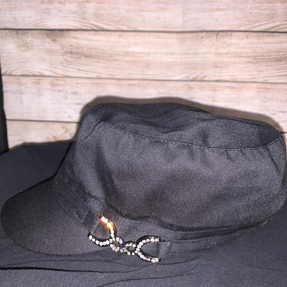 Paper/Newsboy black hat with Rhinestones in side